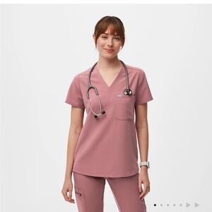 Figs- Women's Mauve Catarina™ - One-Pocket Scrub Top